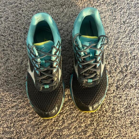 Blue and yellow mizuno - Picture 6 of 8